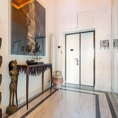 Unique & Fancy Buonarroti Mansion Apartament *