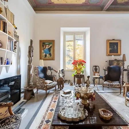 Unique & Fancy Buonarroti Mansion Apartament